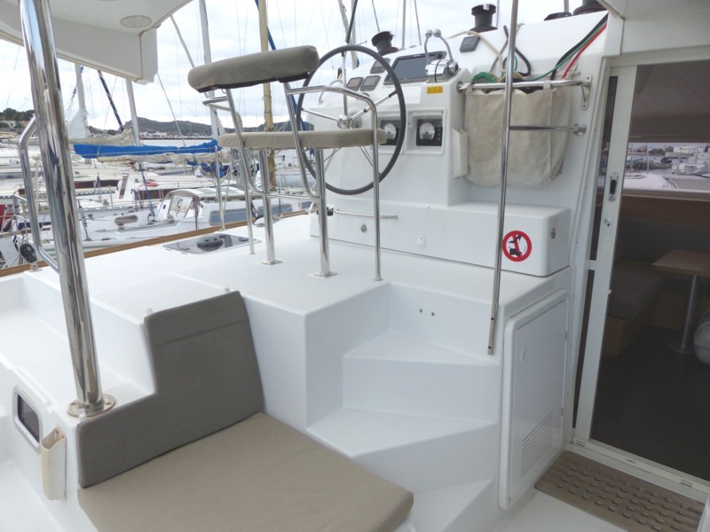 Lagoon 400 S 2 -10.jpg